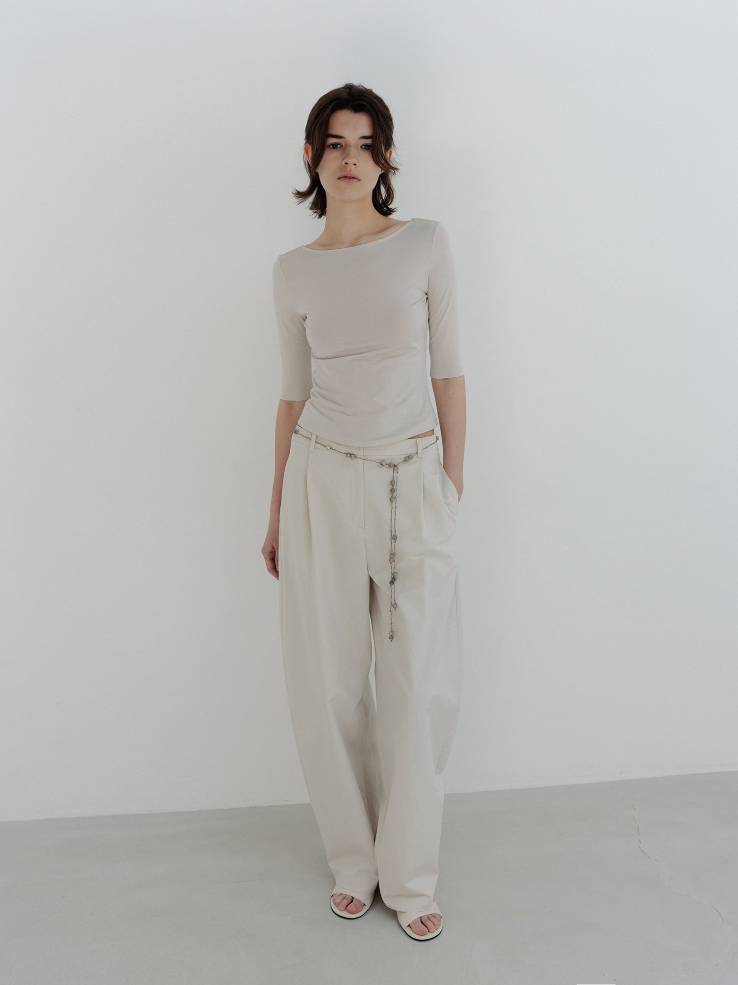 MOIA backless cotton t-shirt (mist beige)