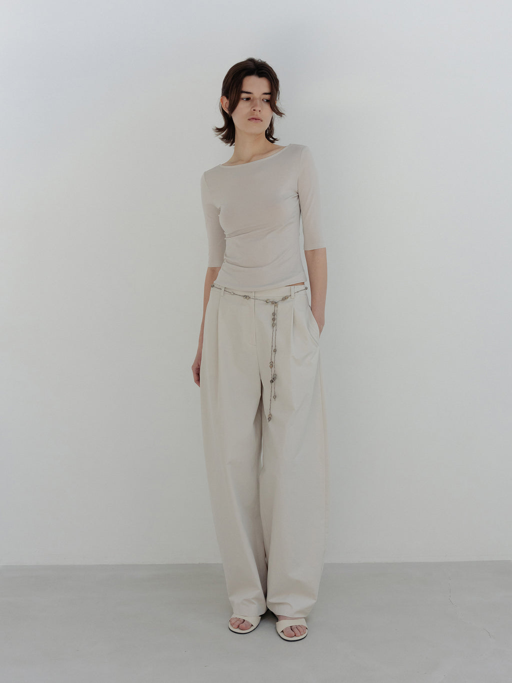 MOIA backless cotton t-shirt (mist beige)