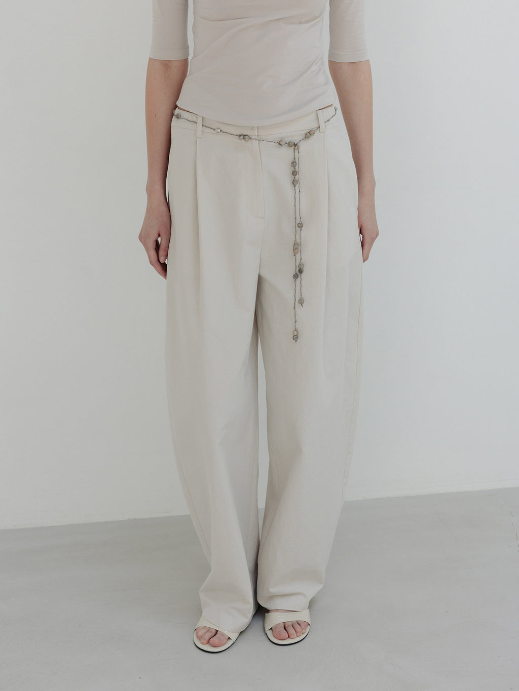 MOIA backless cotton t-shirt (mist beige)