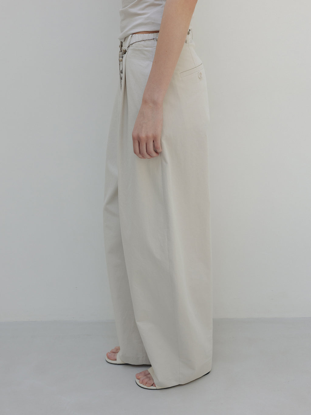 MOIA backless cotton t-shirt (mist beige)