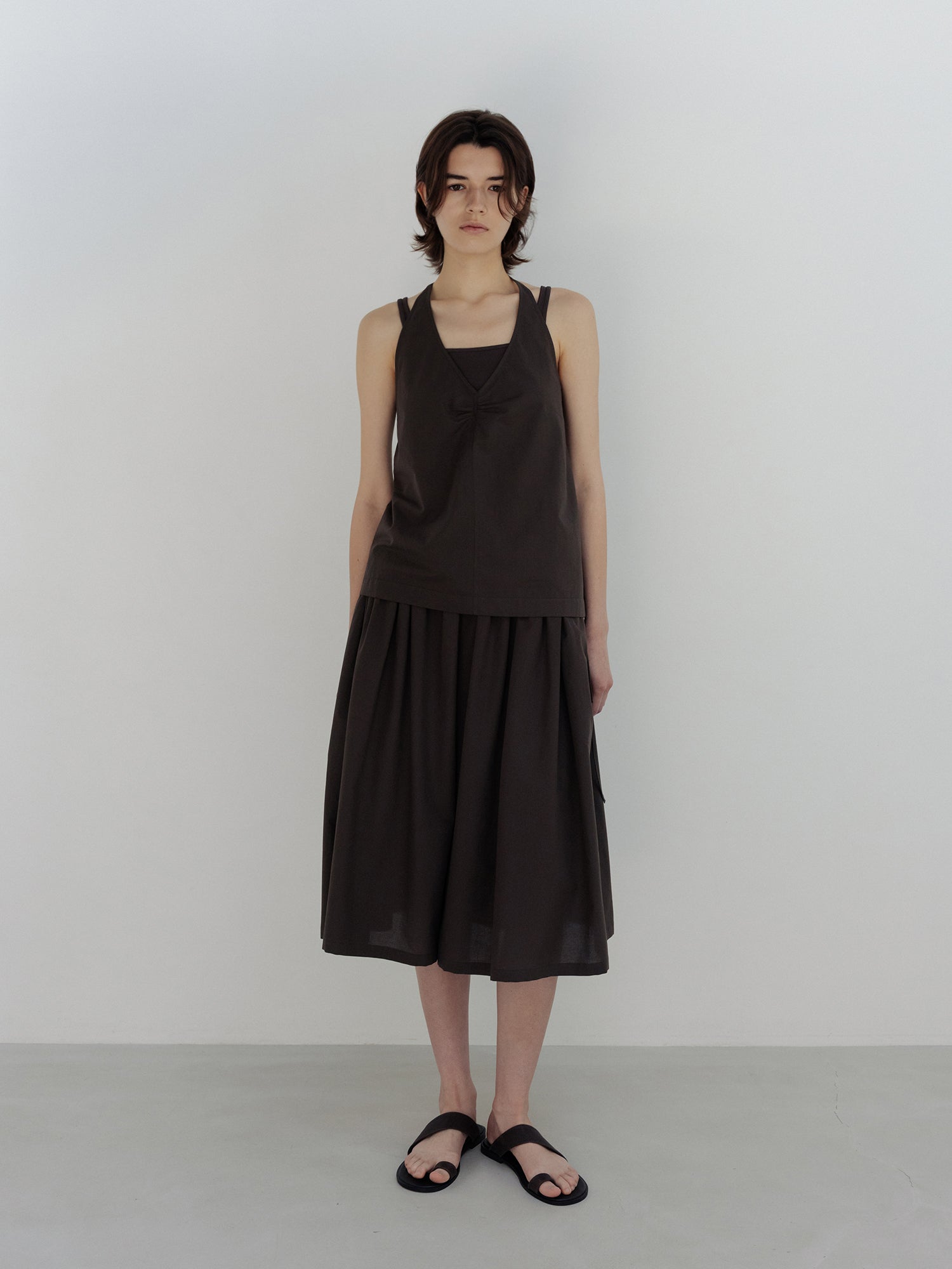MOIA breeze halter blouse (brown)