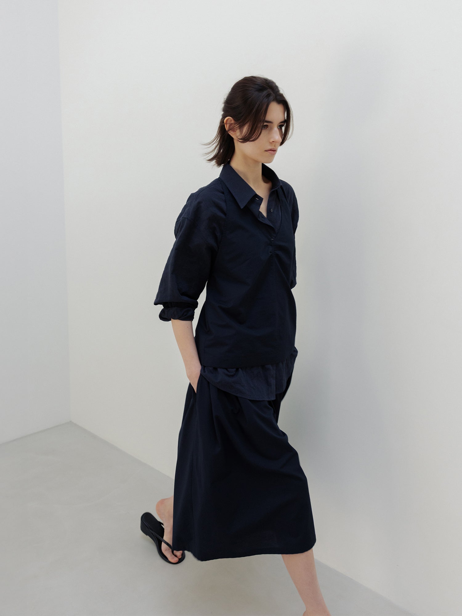 MOIA breeze halter blouse (navy)