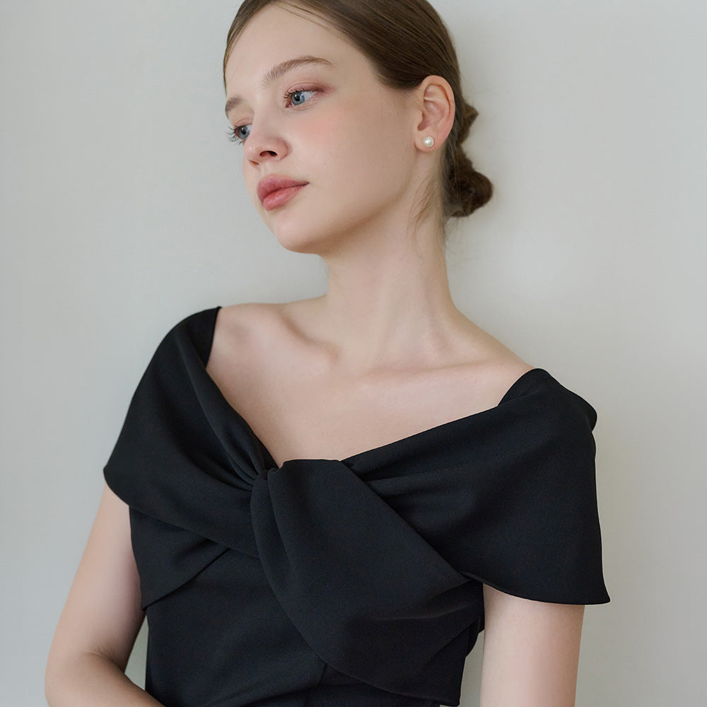THE ATRE Liveah Off Shoulder Blouse [Black]