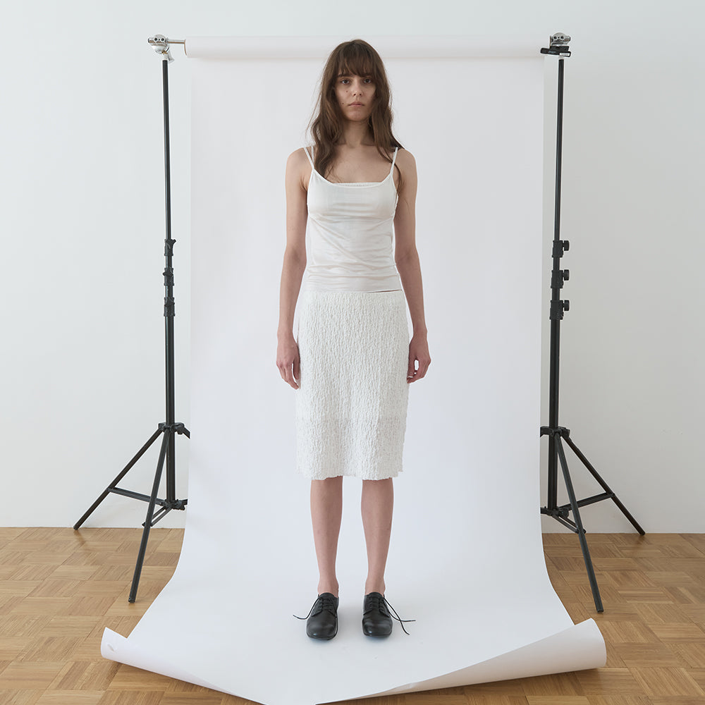 NOTHINGEVERYTHING CLASSIC SLEEVELESS TOP IN GLOSSY WHITE