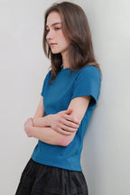ANDNEEDS Bessette half tee (blue)