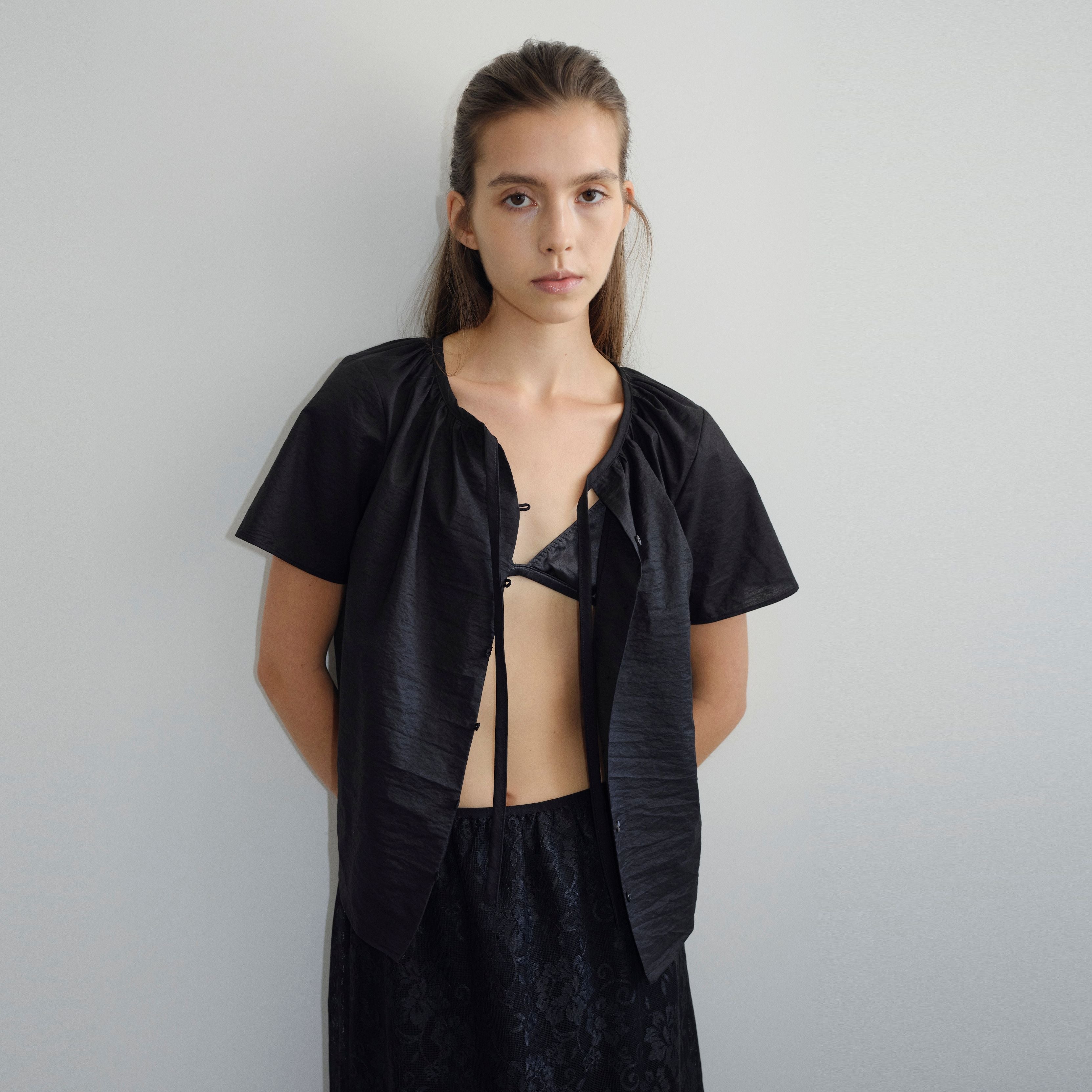 TOLO Gathered Neck Blouse(Black)
