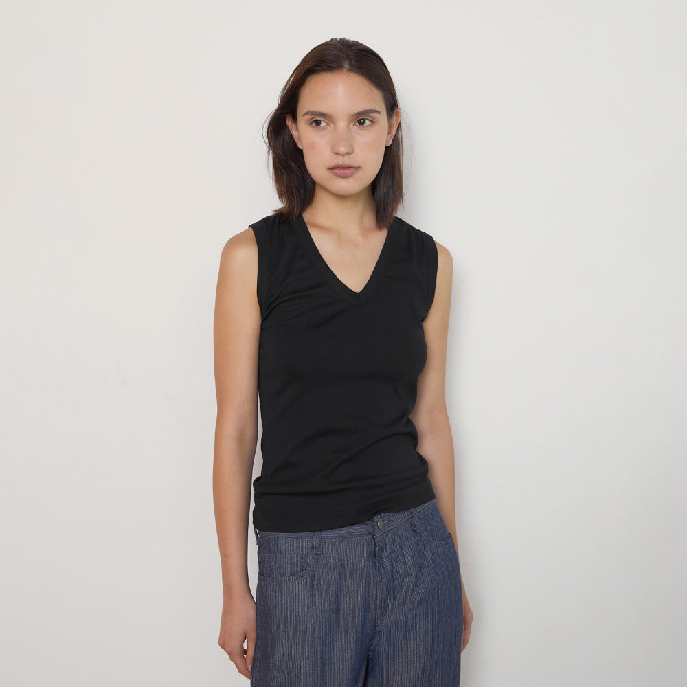 SUAMAR Wena V Neck Sleeveless (Black)