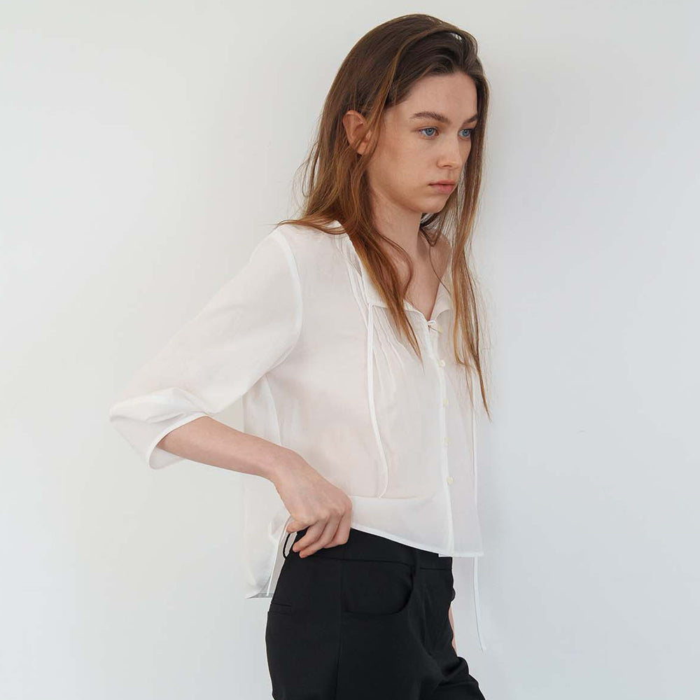 SEUREOUM [2nd]Hazel Pintuck Blouse_Ivory