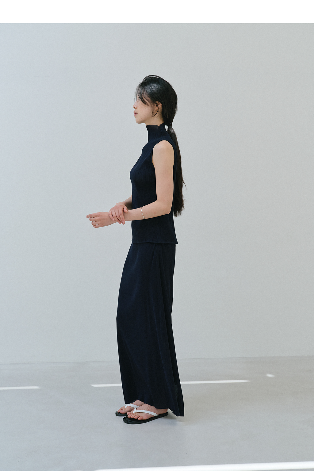 Moon Lee Summer Pleats Sleeveless Top_Navy