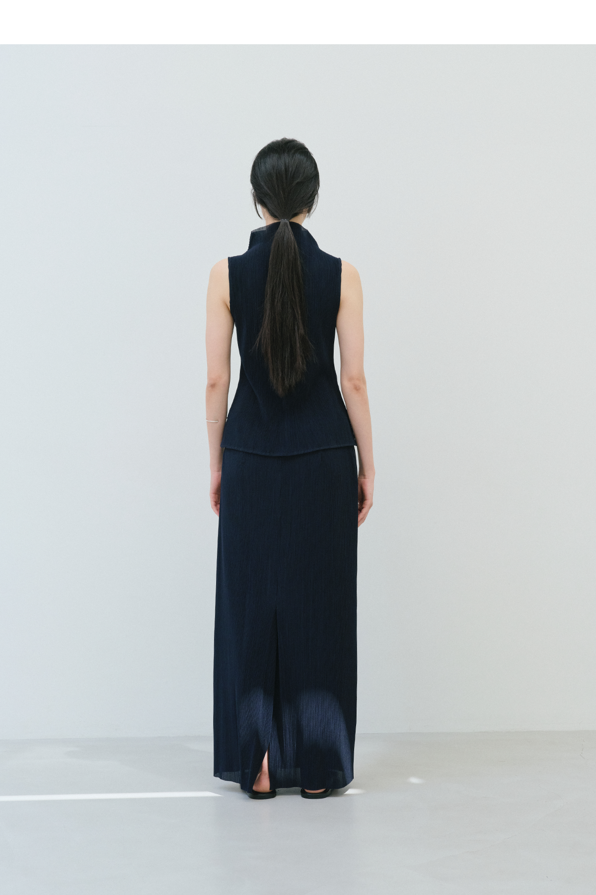 Moon Lee Summer Pleats Sleeveless Top_Navy