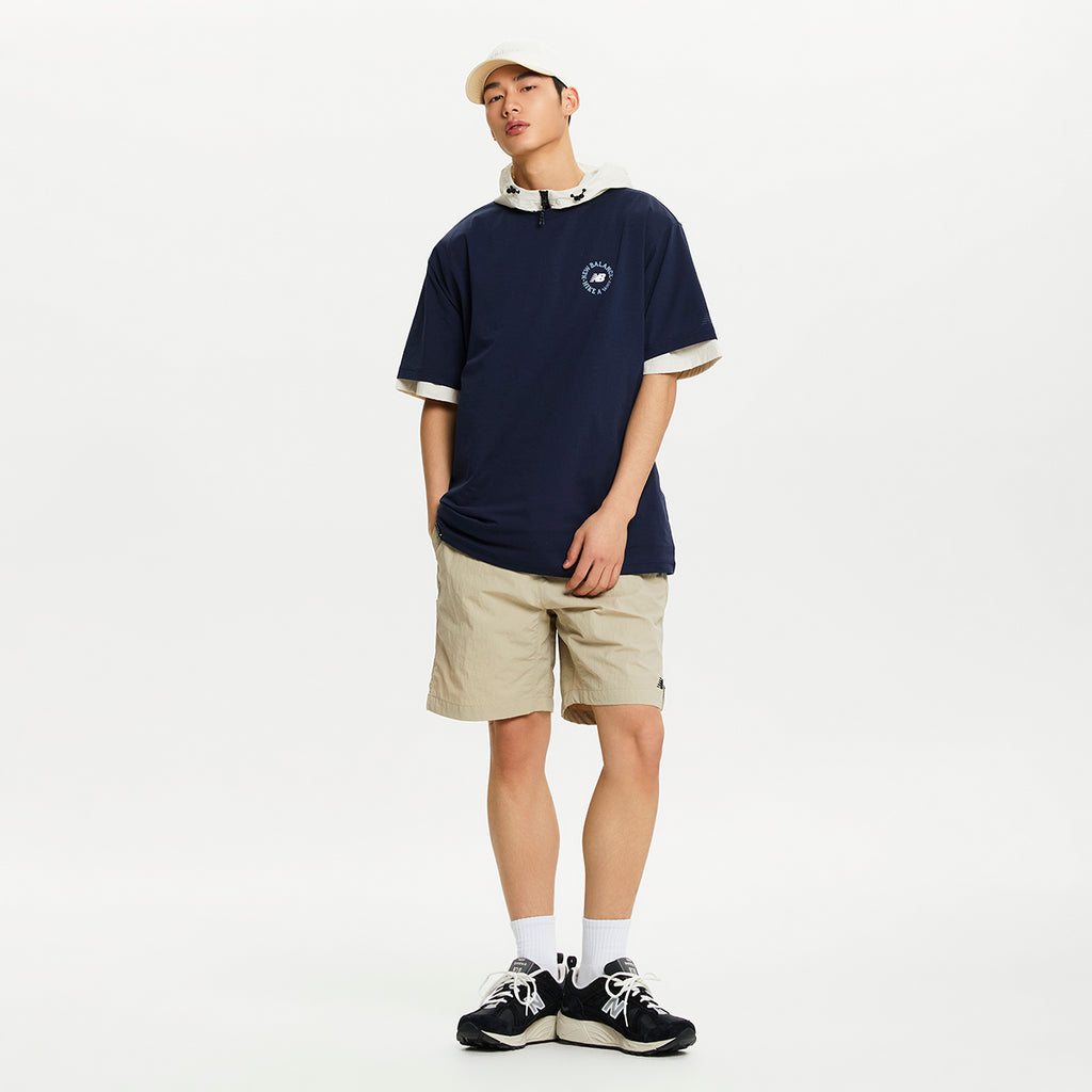NEW BALANCE NBNEGCO303 / UNI FROZEN Camping Graphic Short Sleeve T-Shirt (NAVY)