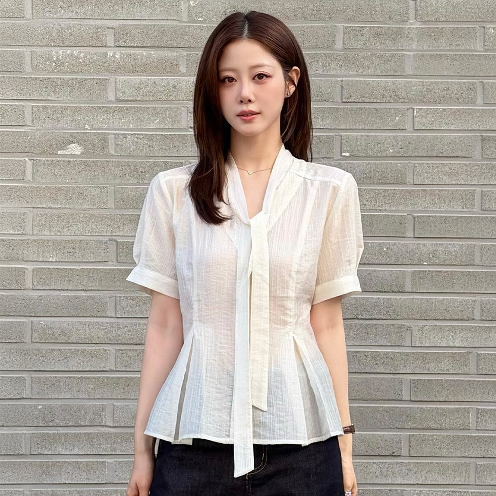 BASIKA Half sleeve V-neck tie blouse_2color