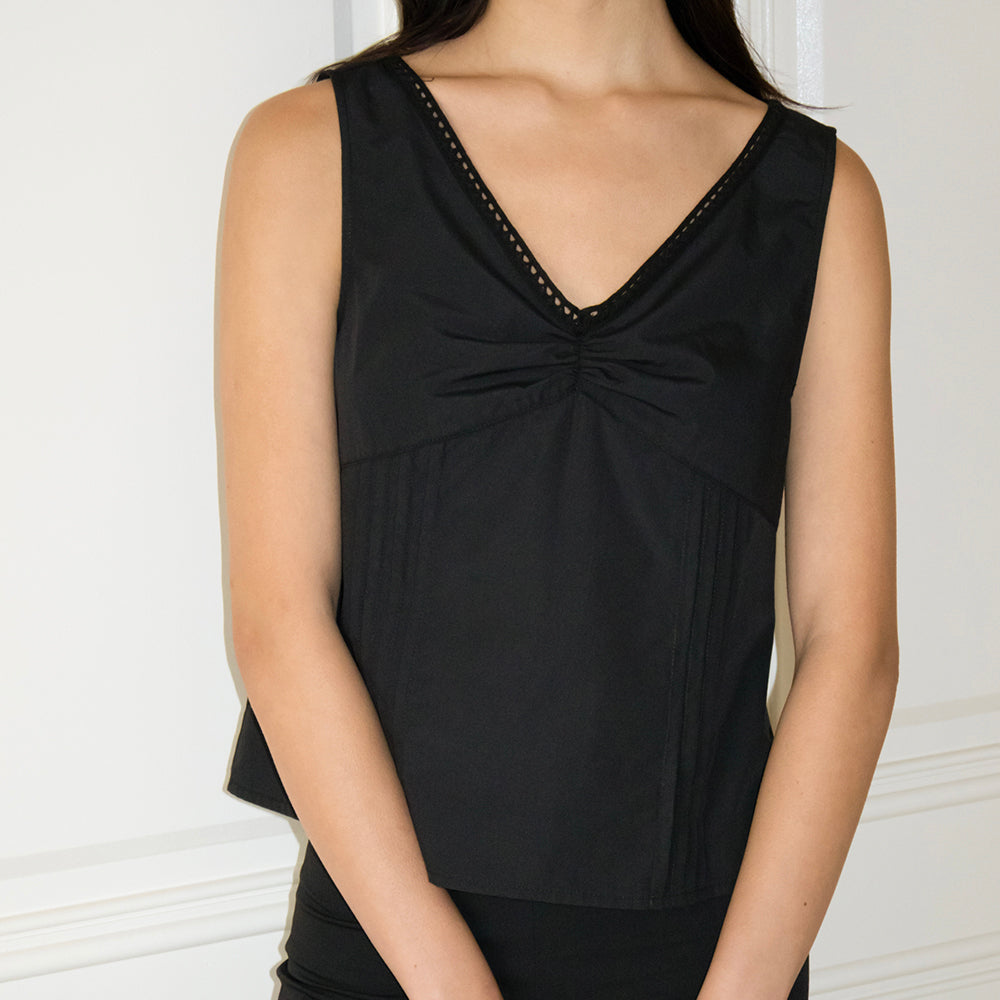 NCSSRY Lace Tuck Sleeveless Top (Black)