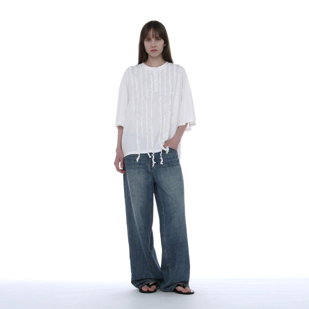 PARTIMENTO WOMEN FRILL TRIM HENLEY NECK TEE_WHITE