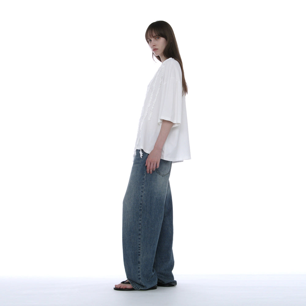 PARTIMENTO WOMEN FRILL TRIM HENLEY NECK TEE_WHITE