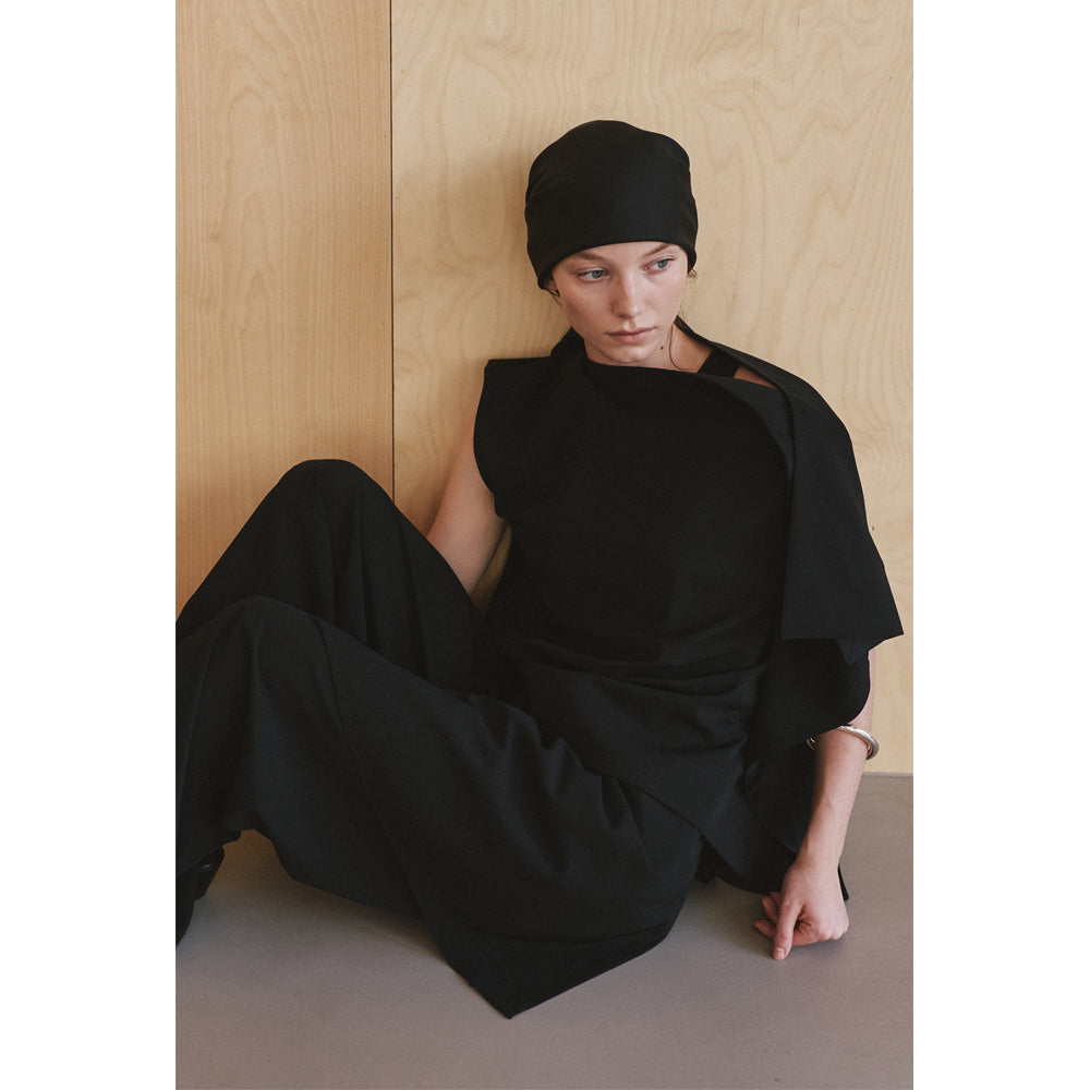 VOEF VEILA ASYMMETRIC TOP (BLACK)