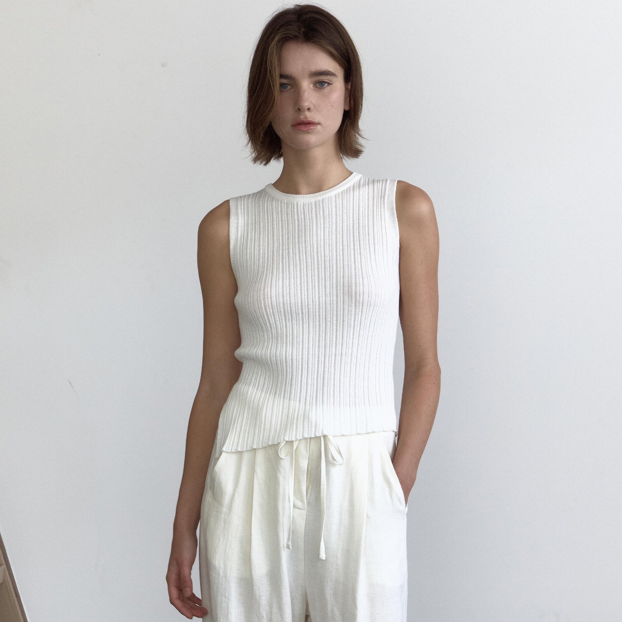 OVEOF [4] Diagonal Sleeveless Top_Ivory