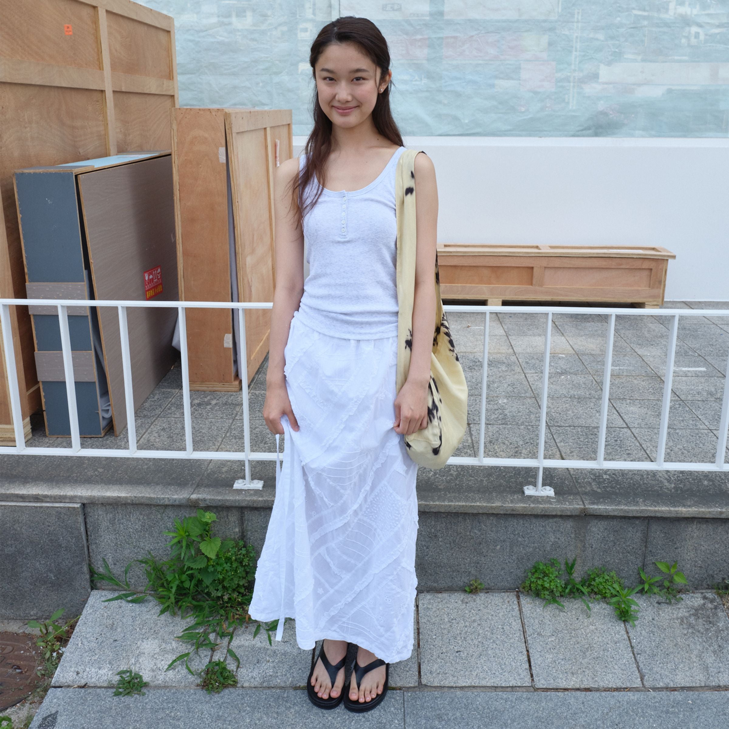 AREYOU SEOUL SLIM HENLEY SLEEVELESS TOP, WHITE MELANGE