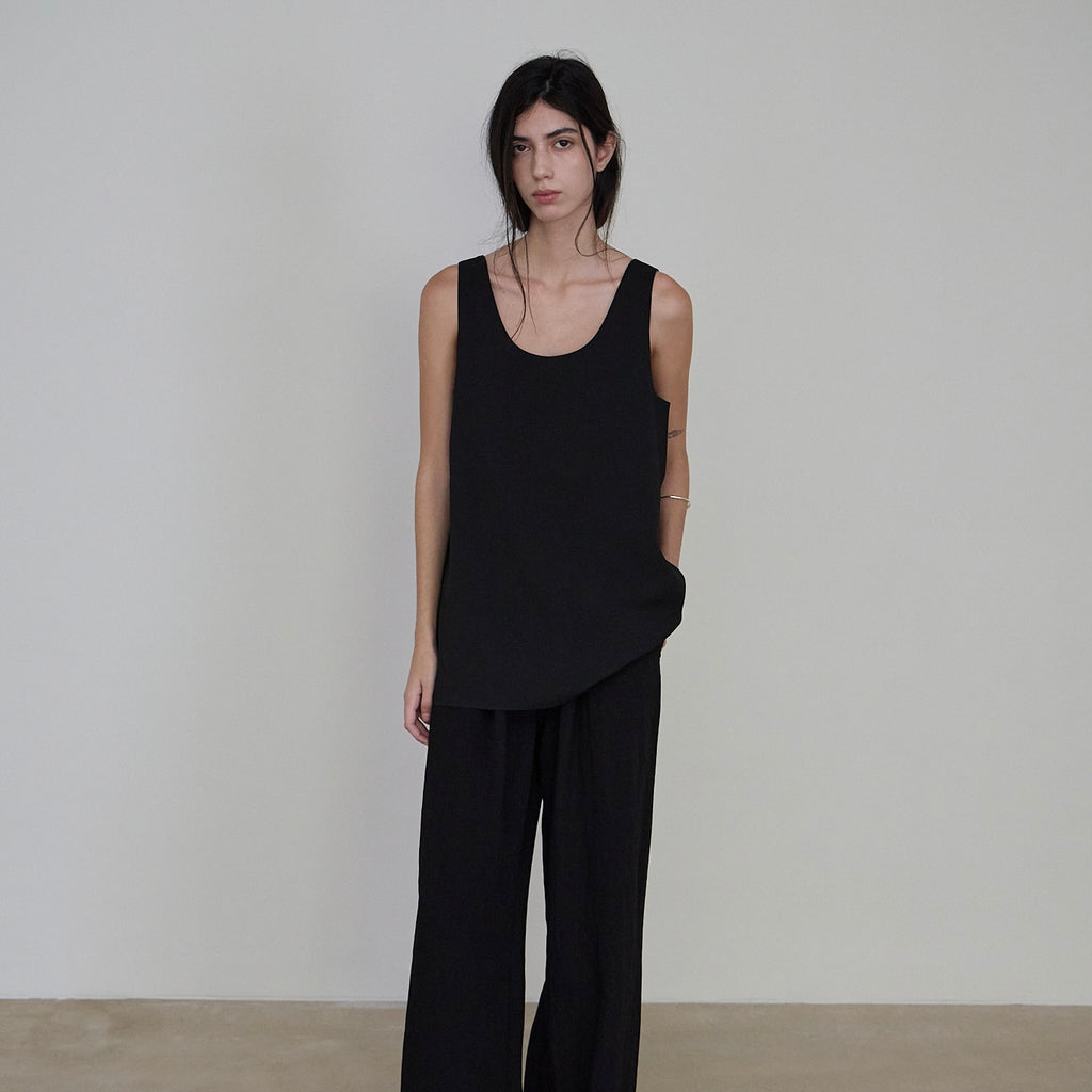 GARDER U neck Sleeveless (Black)