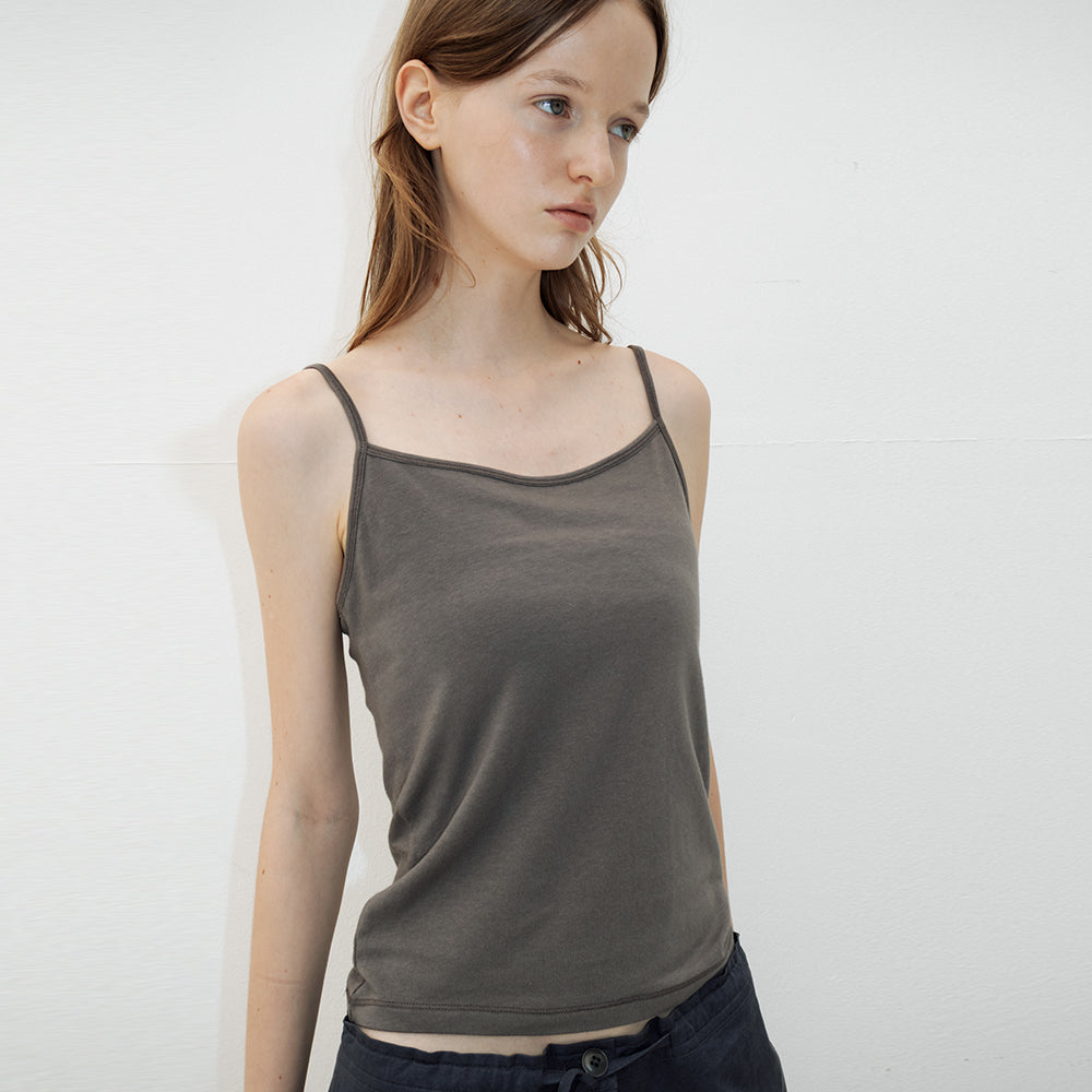 le ete Bare Sleeveless in Taupe