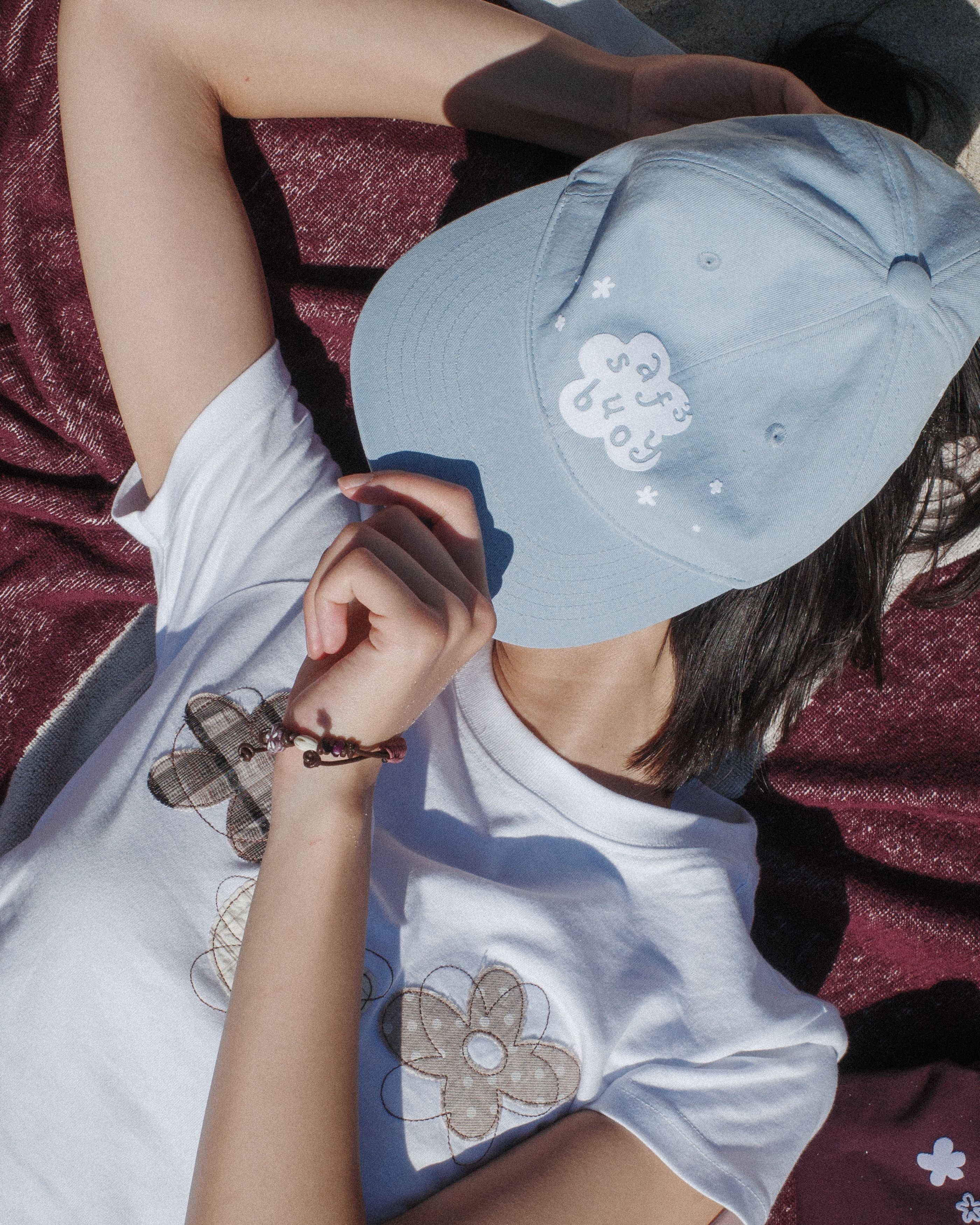 SAFARISPOT [Safarispot X Buoy] Flower Patch T-Shirt (White)