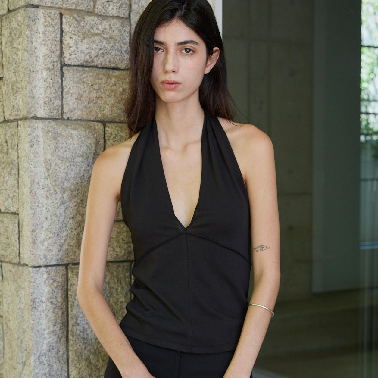 GARDER Neo Halter Top (Black)
