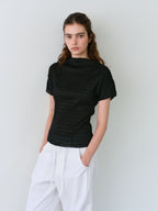 AUBOUR pleats seam half blouse (black)