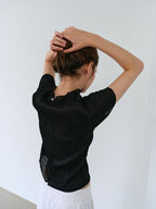 AUBOUR pleats seam half blouse (black)