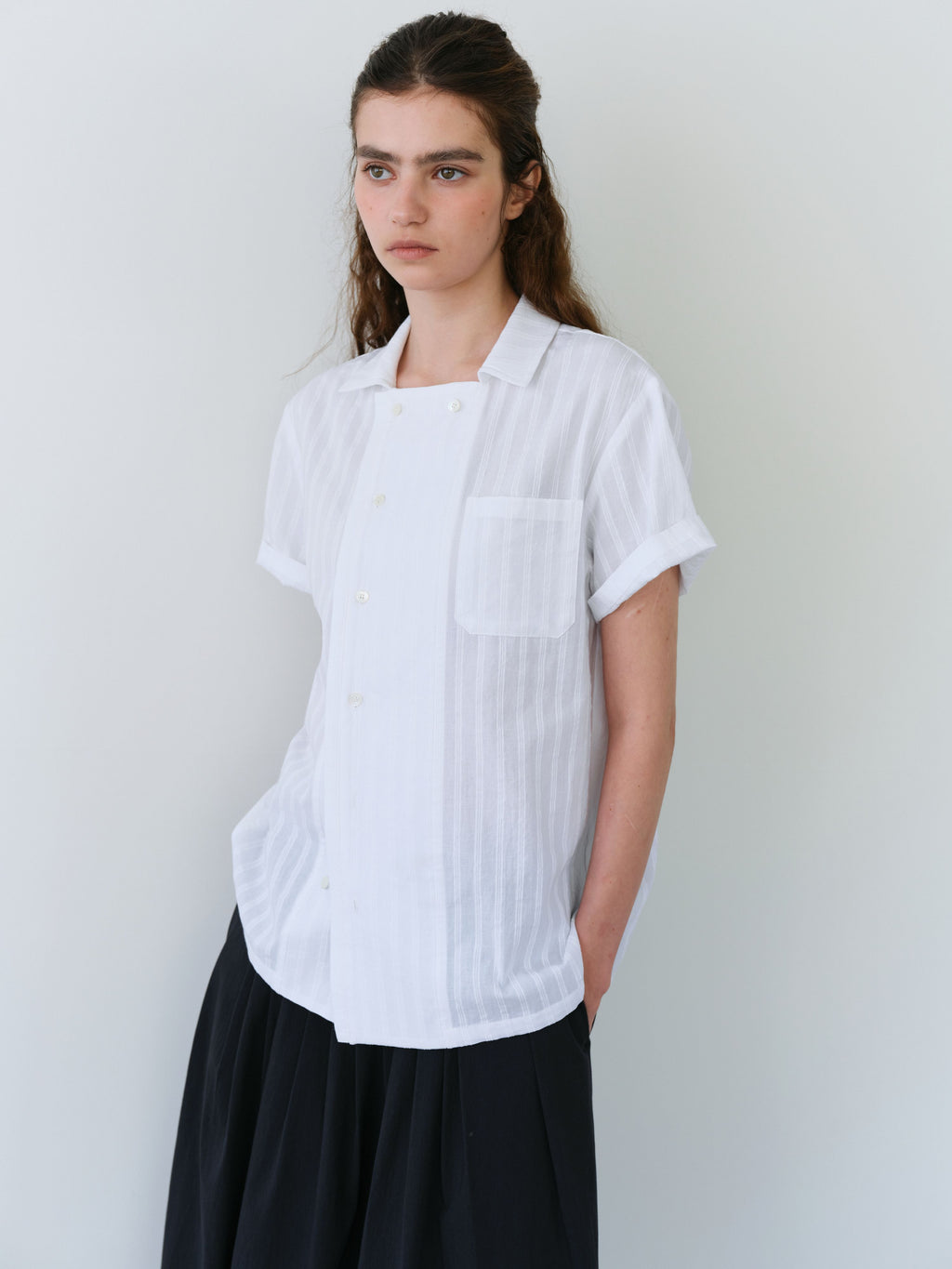 AUBOUR overlap half shirt (white stripe)