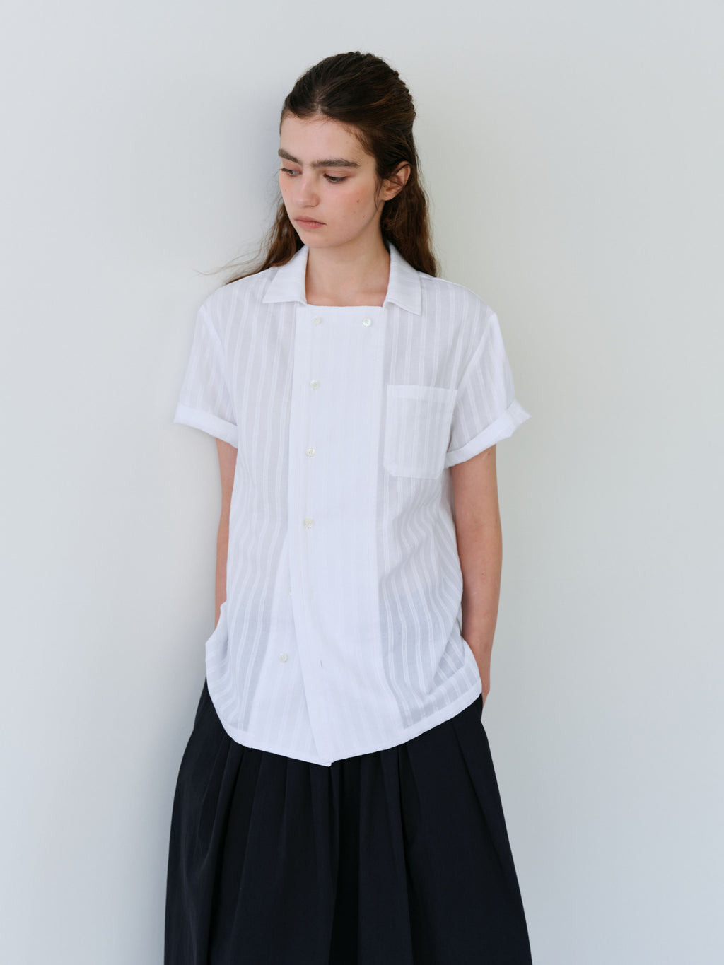AUBOUR overlap half shirt (white stripe)