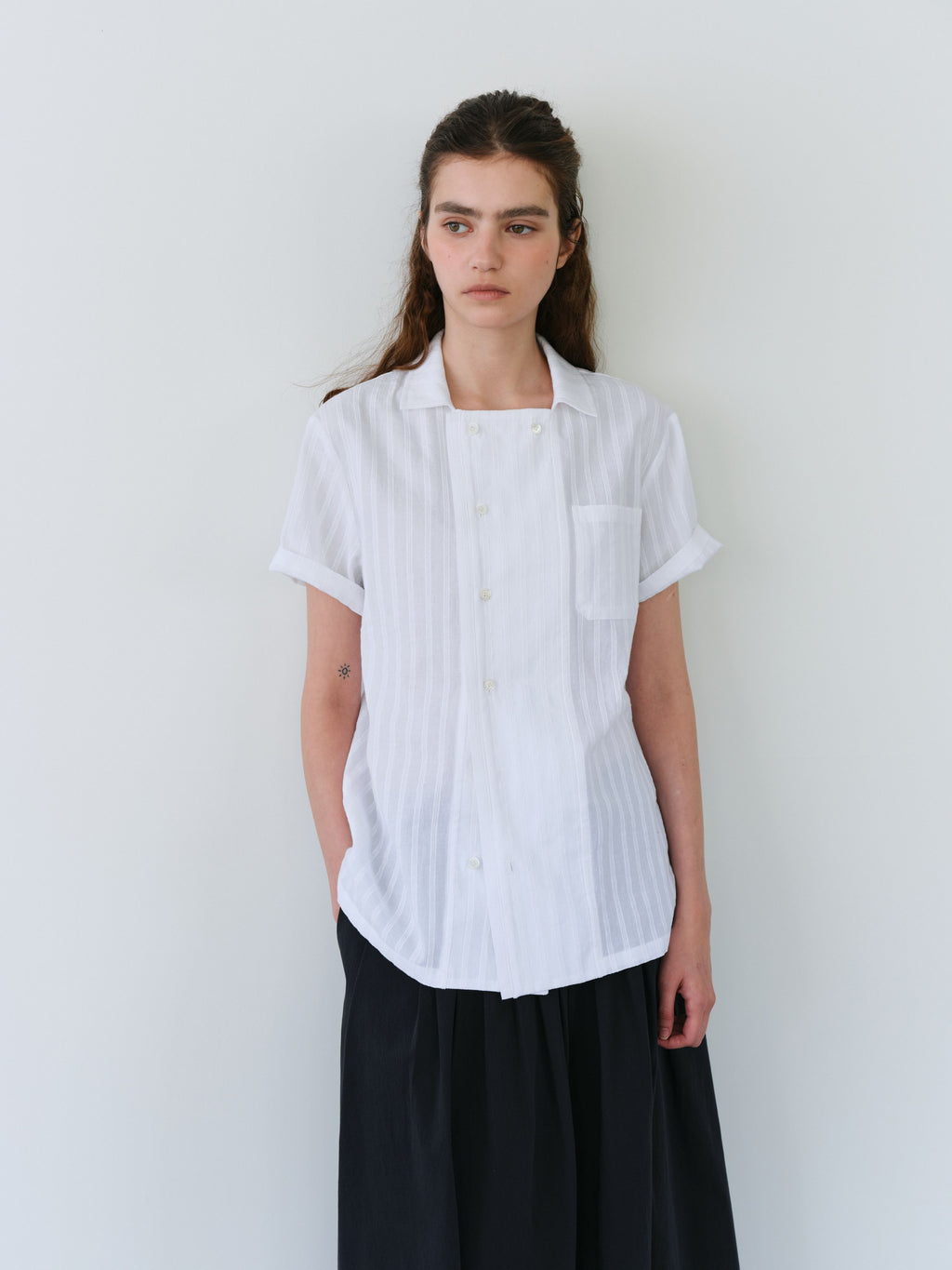 AUBOUR overlap half shirt (white stripe)