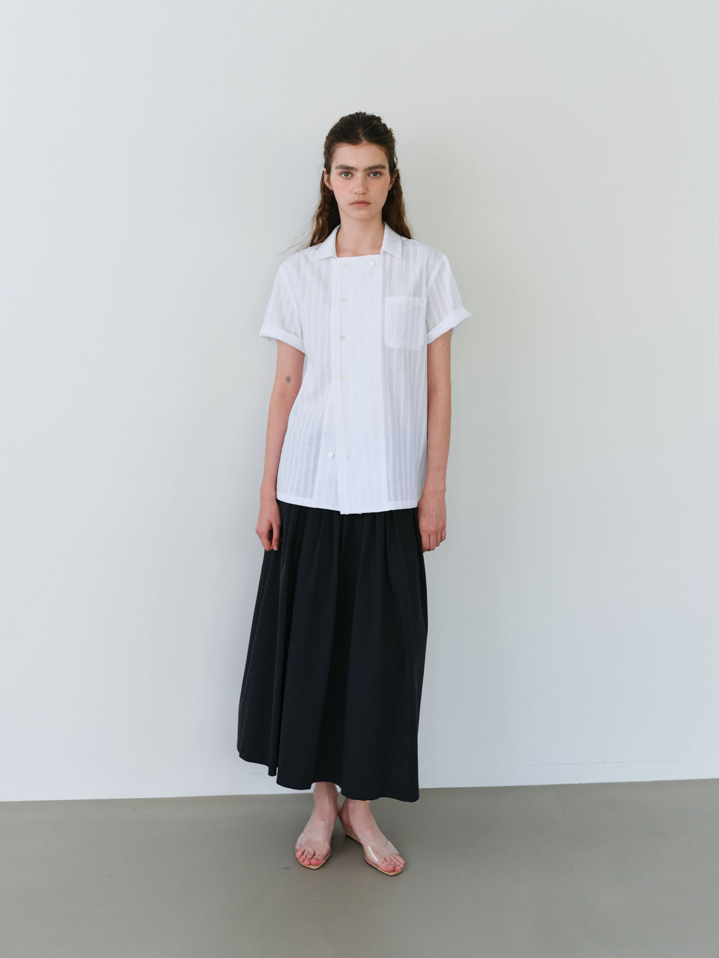 AUBOUR overlap half shirt (white stripe)