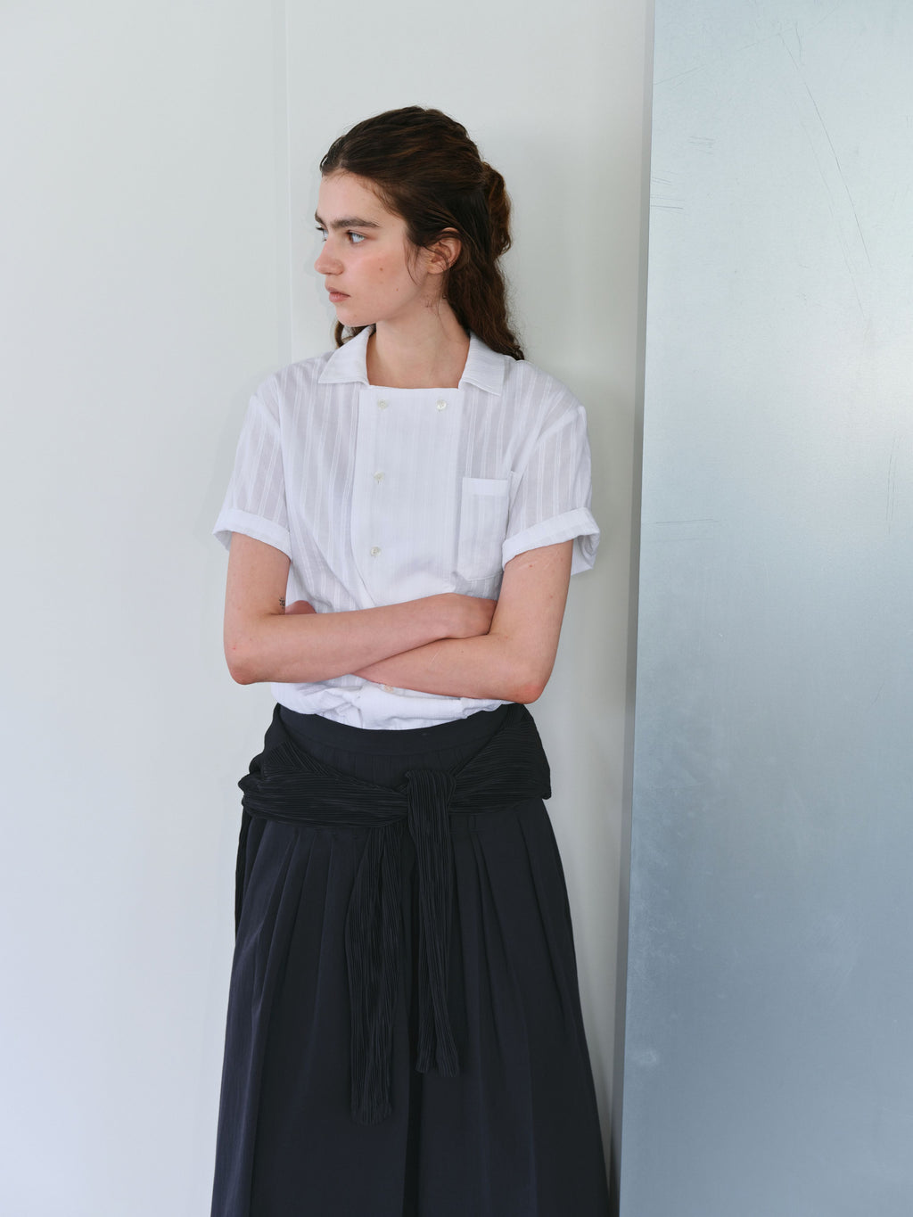 AUBOUR overlap half shirt (white stripe)
