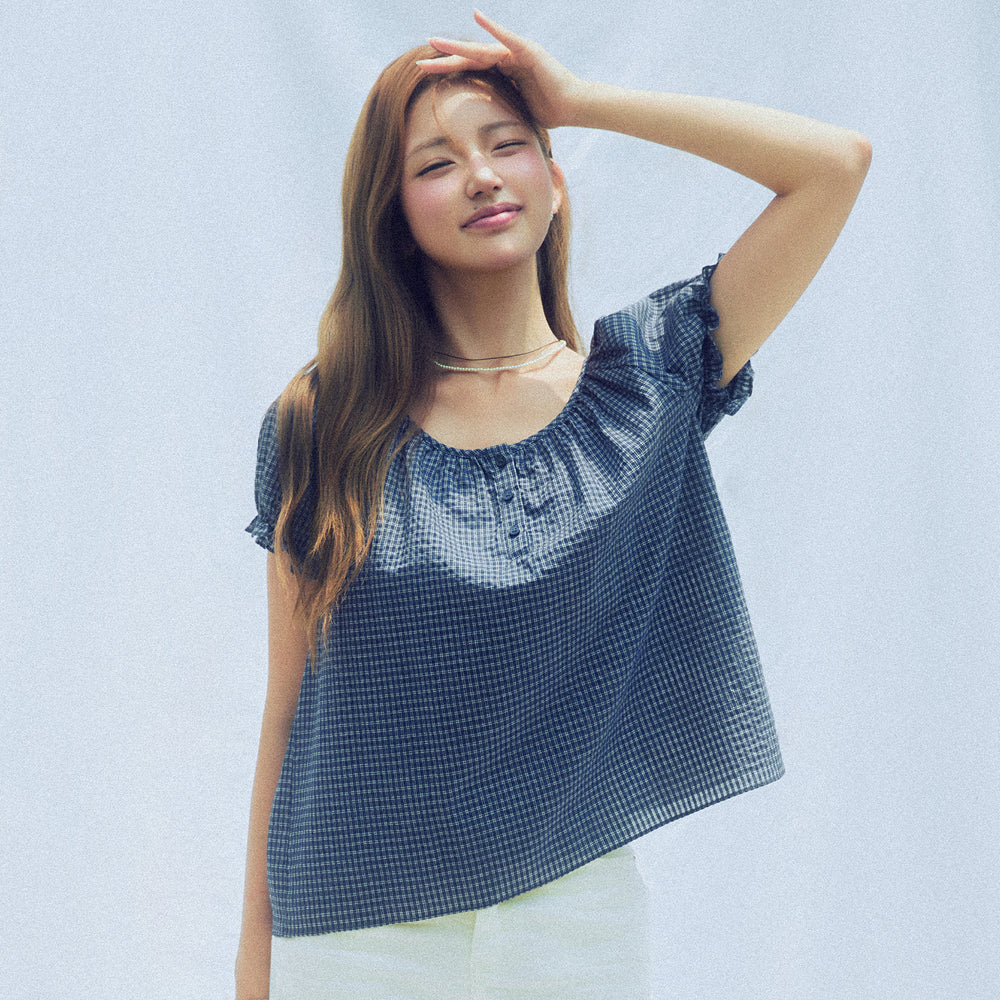 ROEM Neck shirring short sleeve blouse RMBLG37RT1