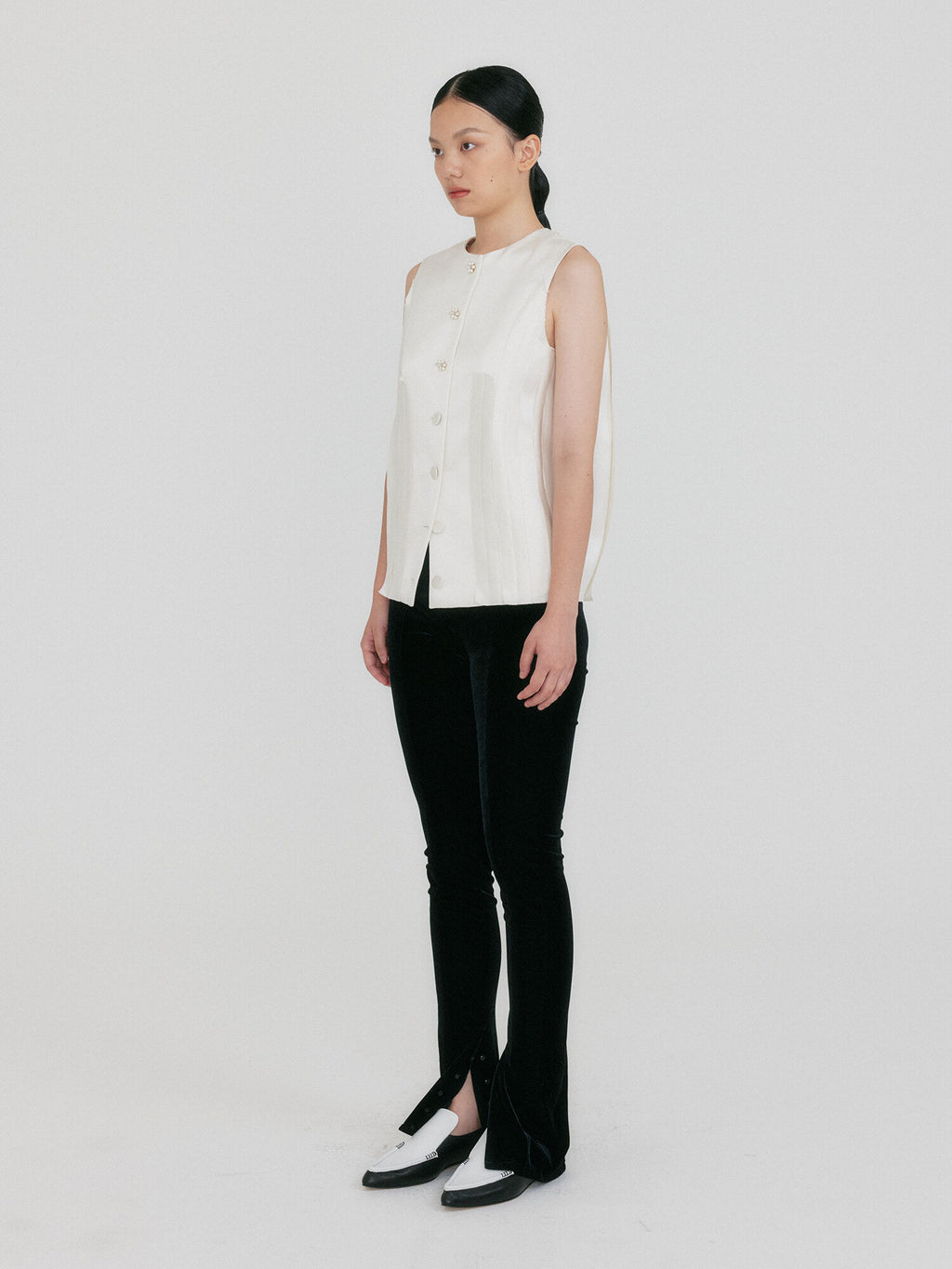 EENK ZIVE Crewneck Waistcoat - Ivory