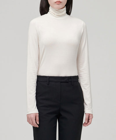 MUSINSA STANDARD WOMAN T-Shirt Slim Turtleneck [Cream]