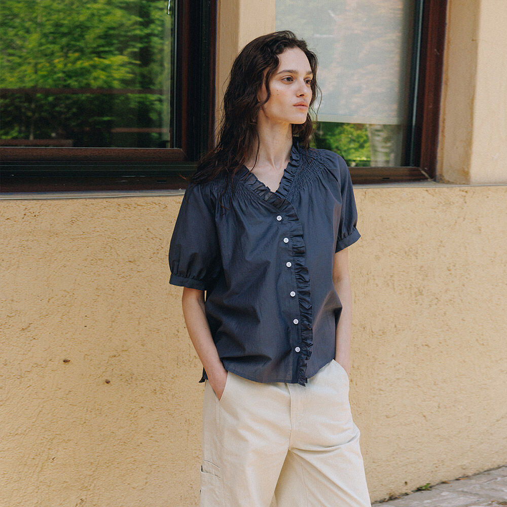 HUNCH Smocking Detail V-Neck Shirts (2color)