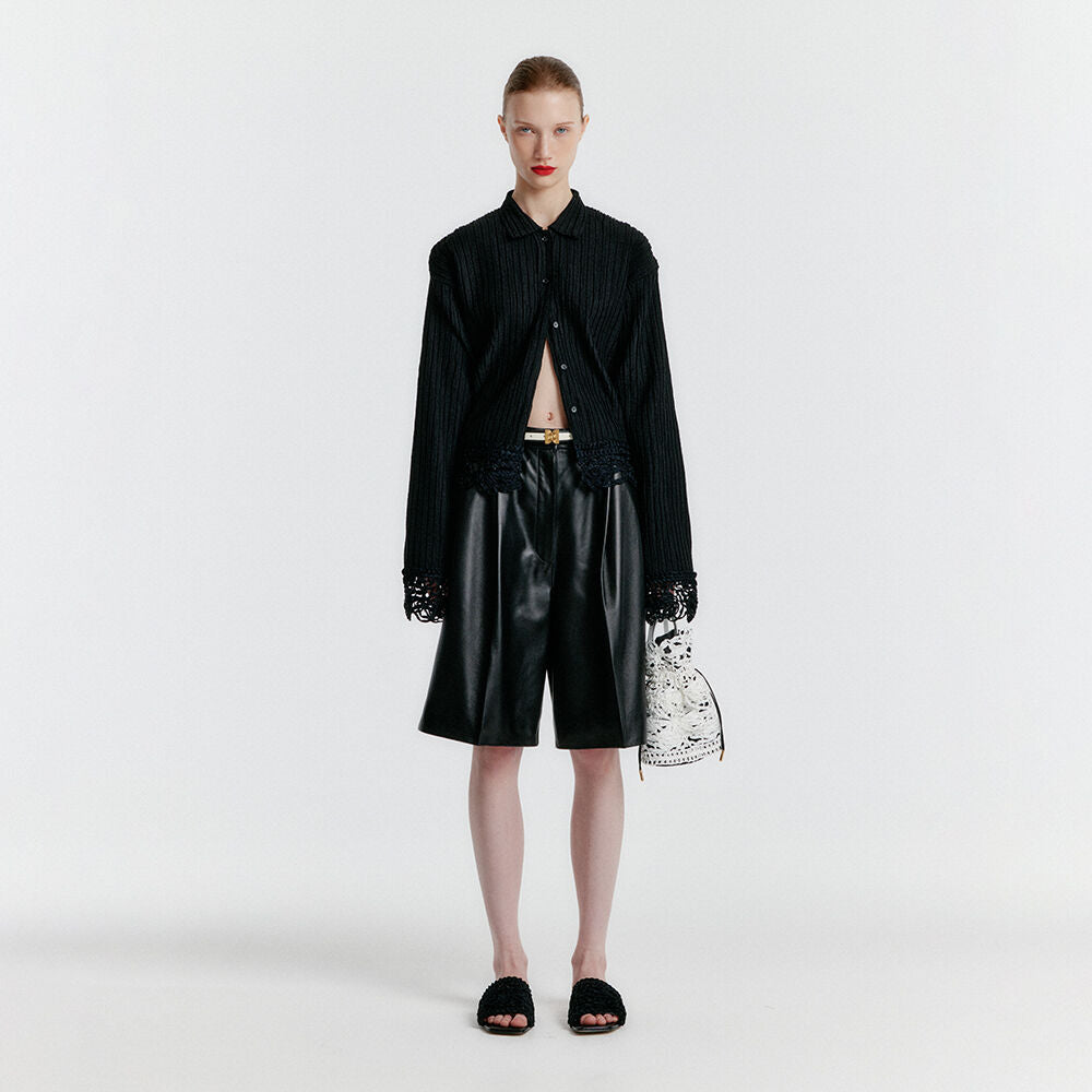 EENK YOVAN Tucked Half Shorts - Black