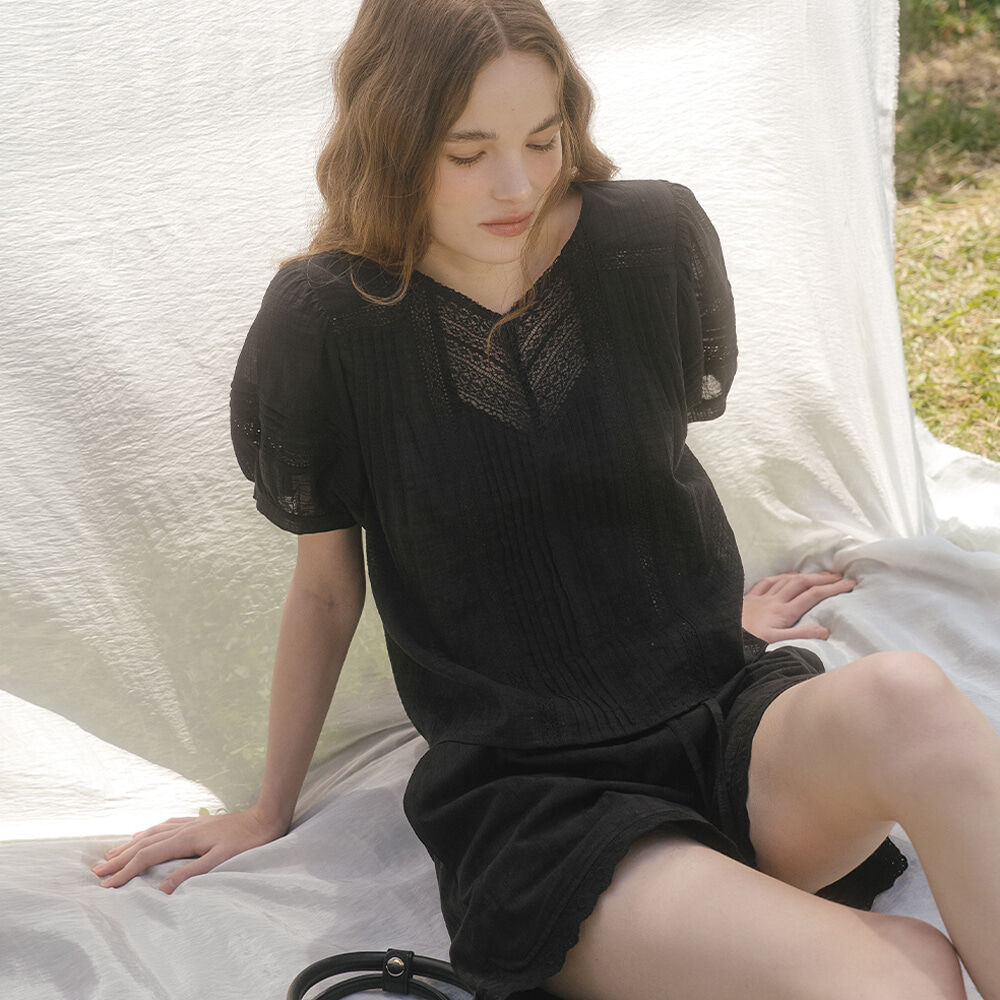 TILLIDIE Lace Pintuck blouse [TISU07BL05]_Black