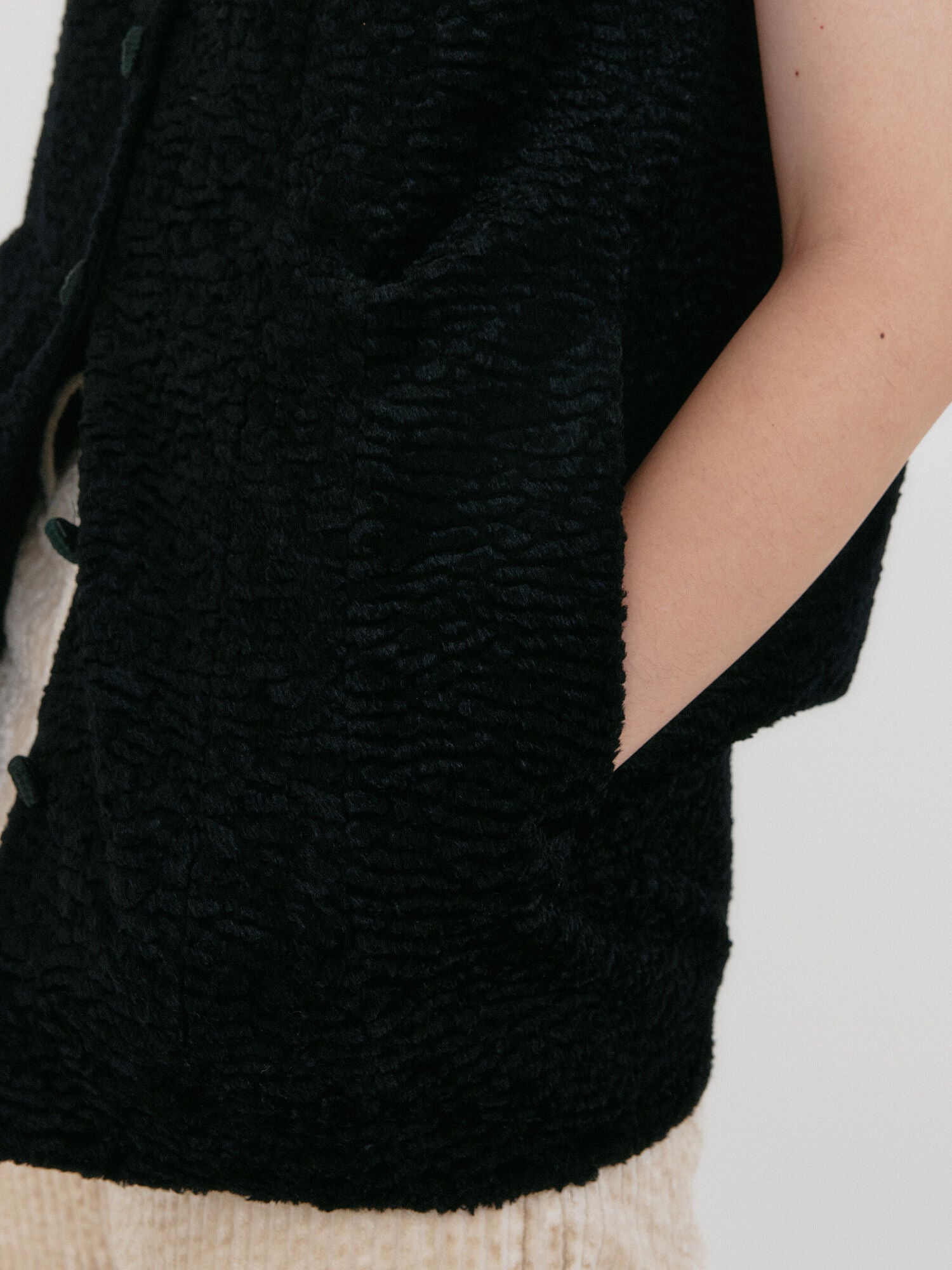 EENK ZIVE Crewneck Waistcoat - Black