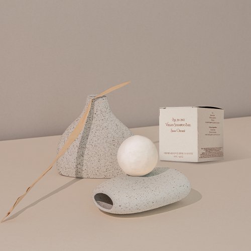 ERIGERON All-in-one vegan shampoo bar - Snow Oatmeal