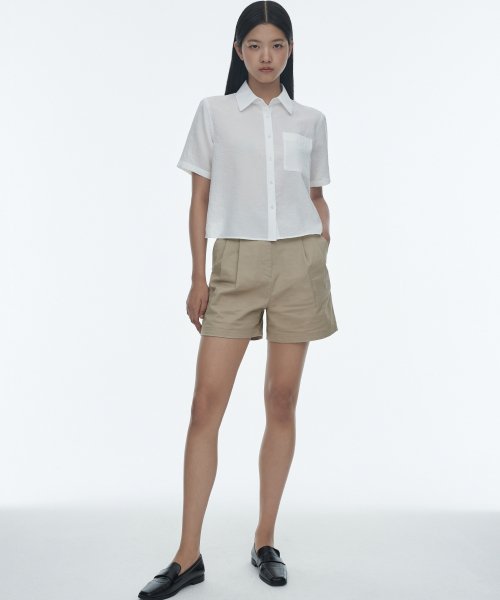 MUSINSA STANDARD WOMAN MUSINSA STANDARD WOMAN Women's Two-Tuck Wide Chino Shorts Beige