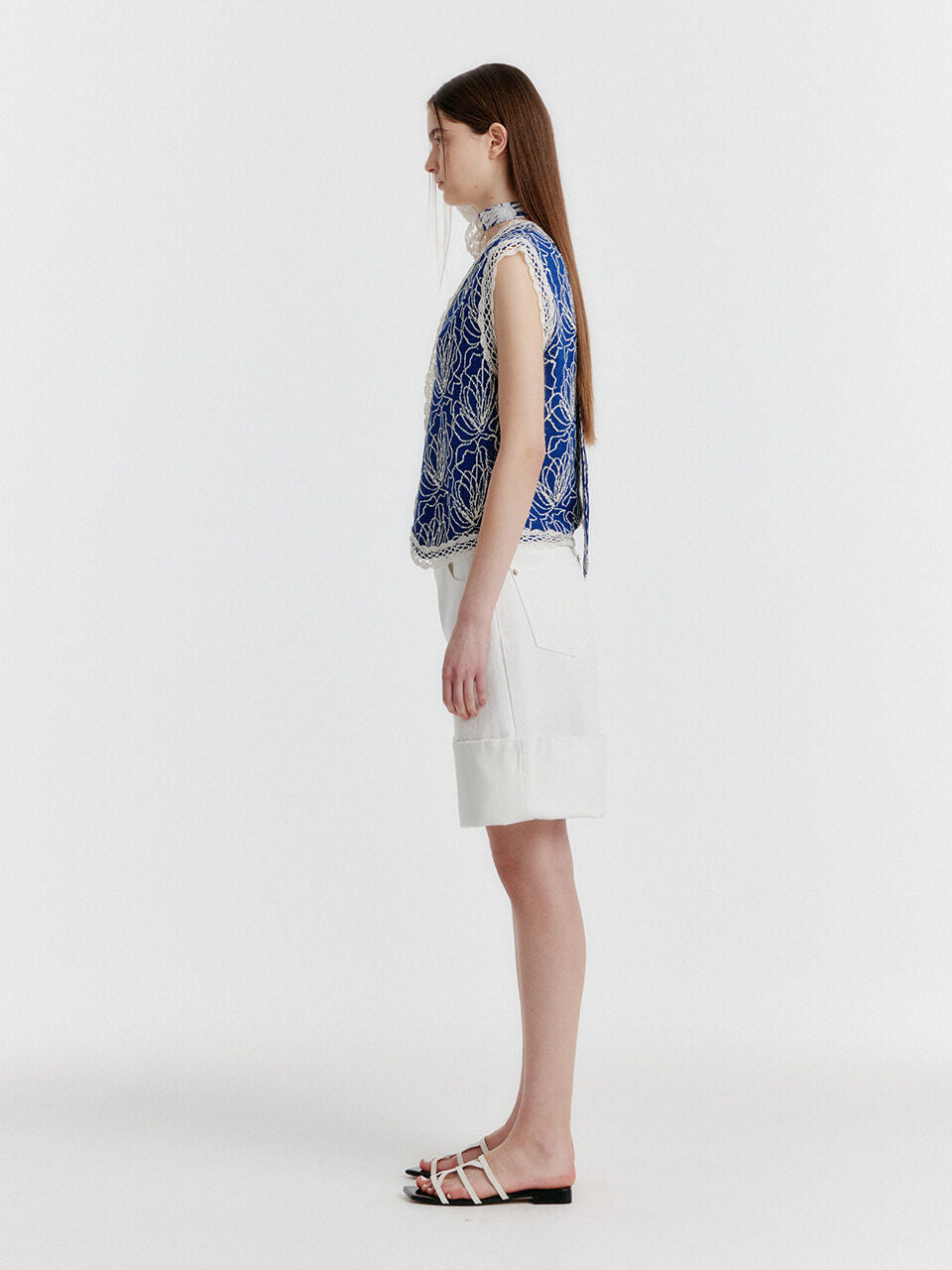 EENK [Wearing Jang Yun-ju] YOCO Turn-up Denim Shorts - White