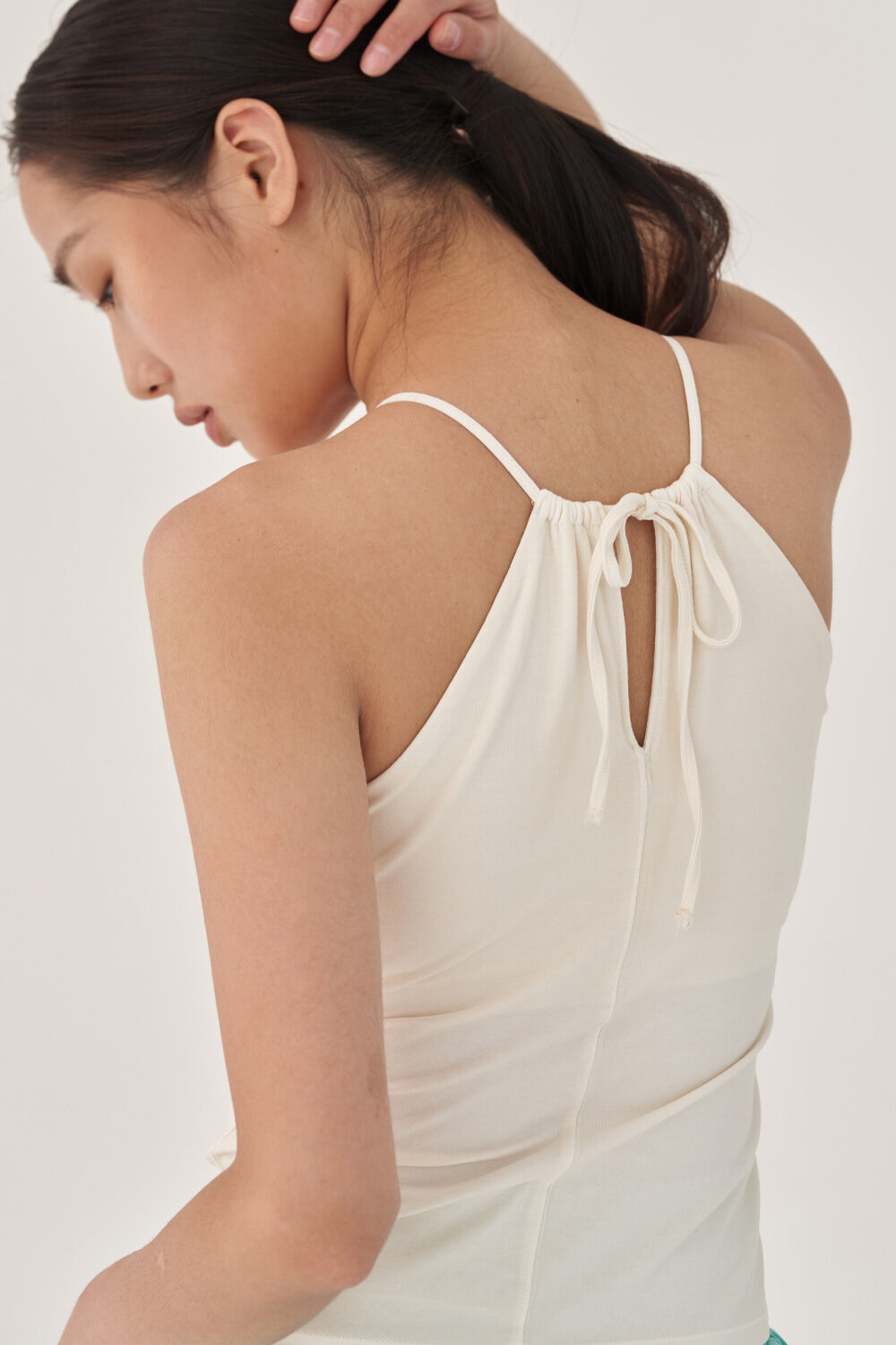 OZEZ OZTI4008 Keyhole Halter Neck Camisole - Ivory