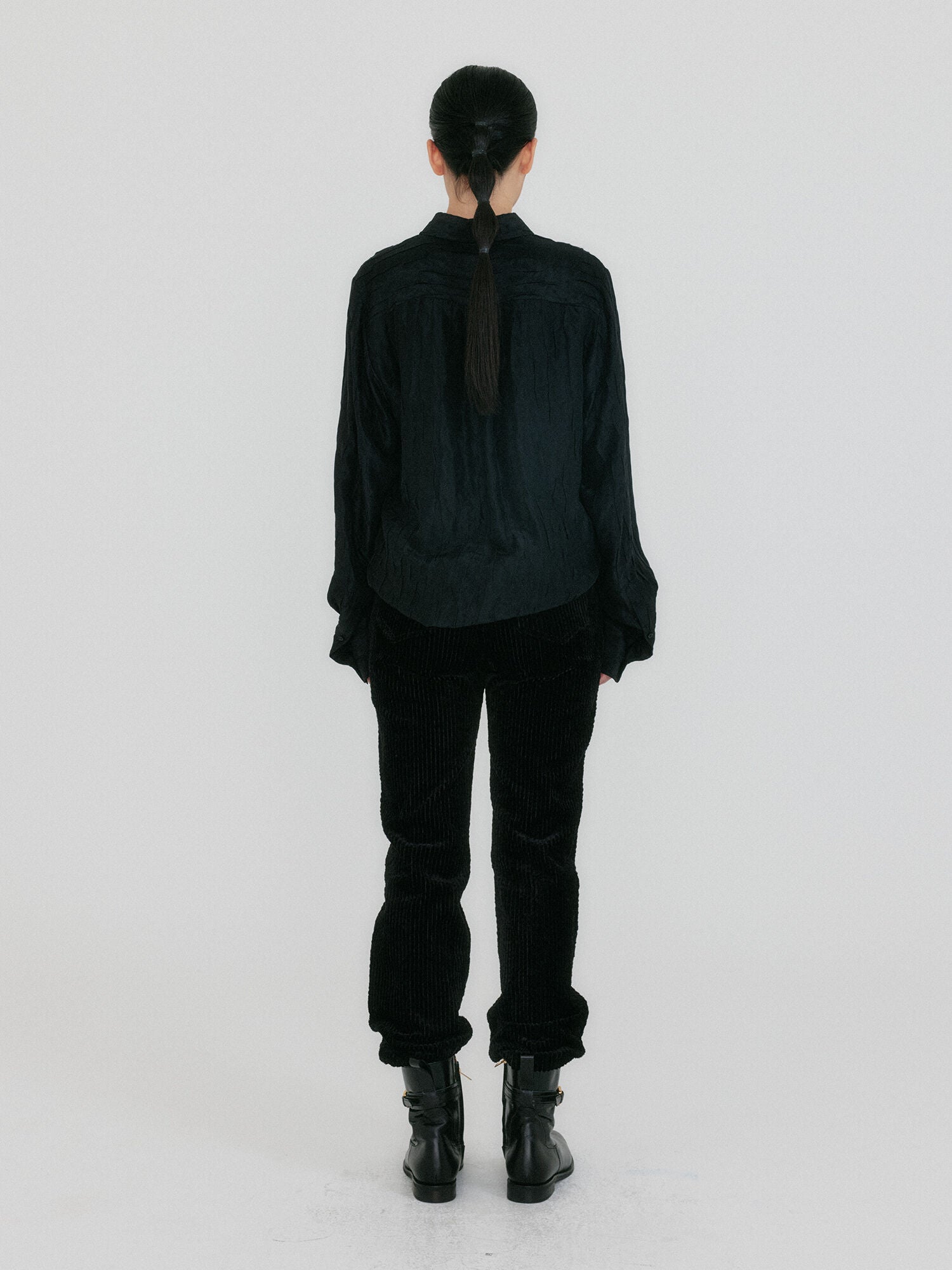 EENK ZIRYNA Classic Shirt with Brooch - Black