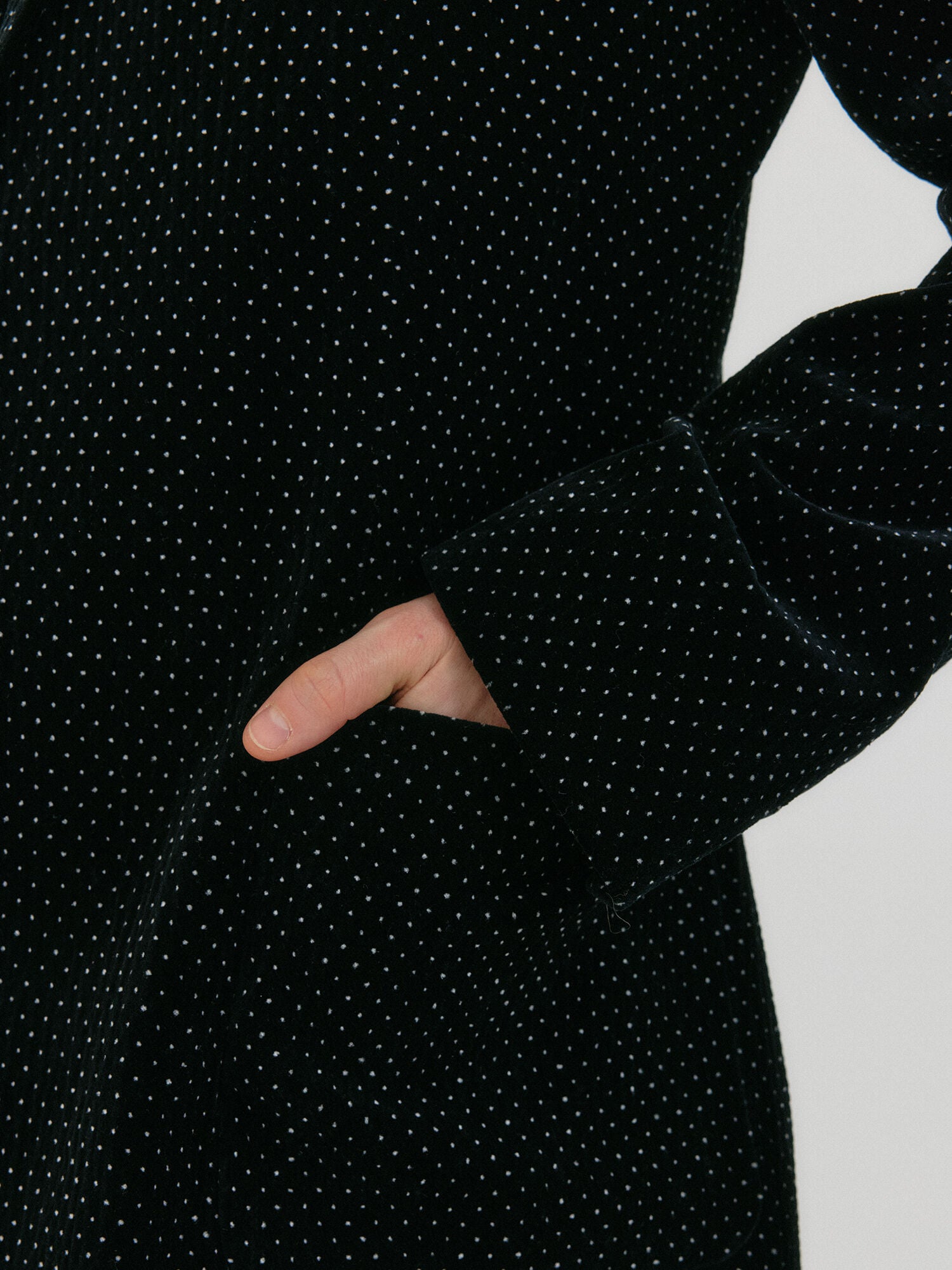 EENK ZAKIT Single-Breasted Blazer with Brooch - Black Velvet