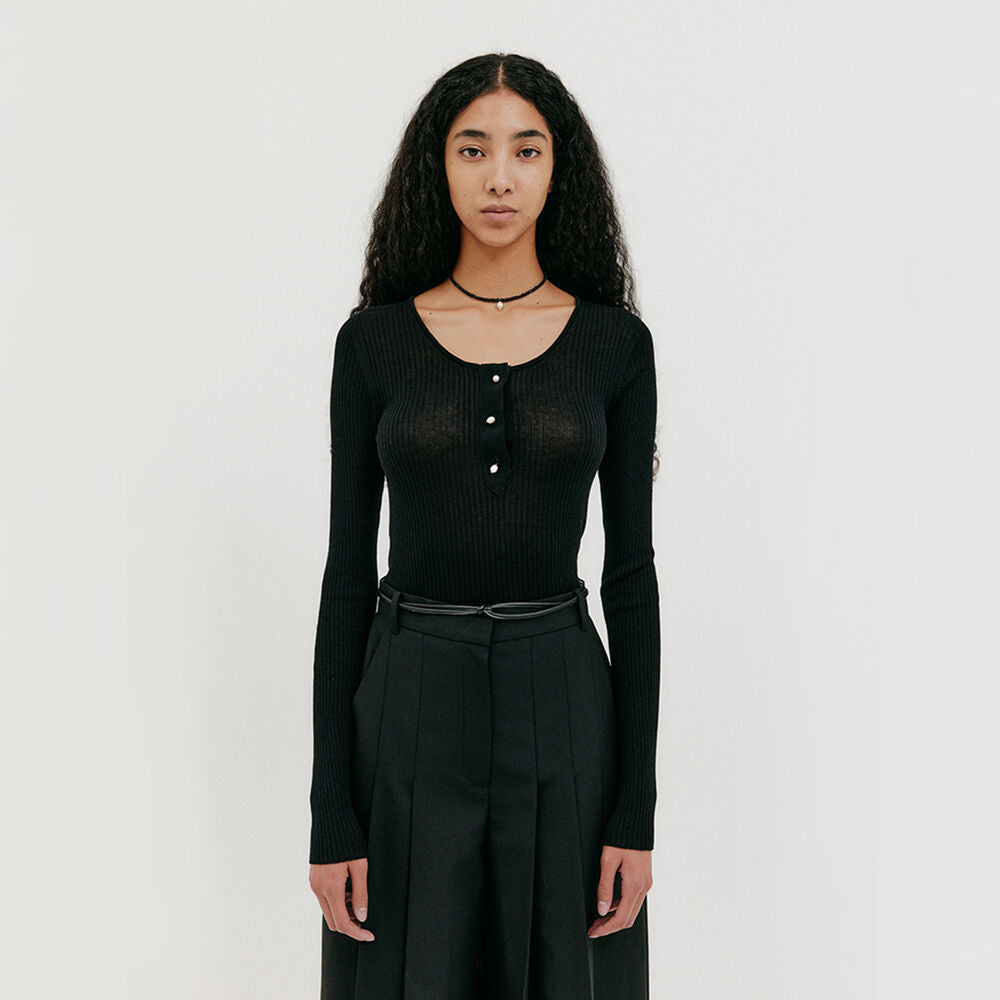 EENK Round Neck Knit Top - Black
