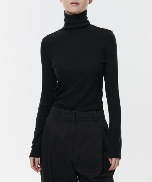 MUSINSA STANDARD WOMAN MUSINSA STANDARD WOMAN T-Shirt Slim Turtleneck Black