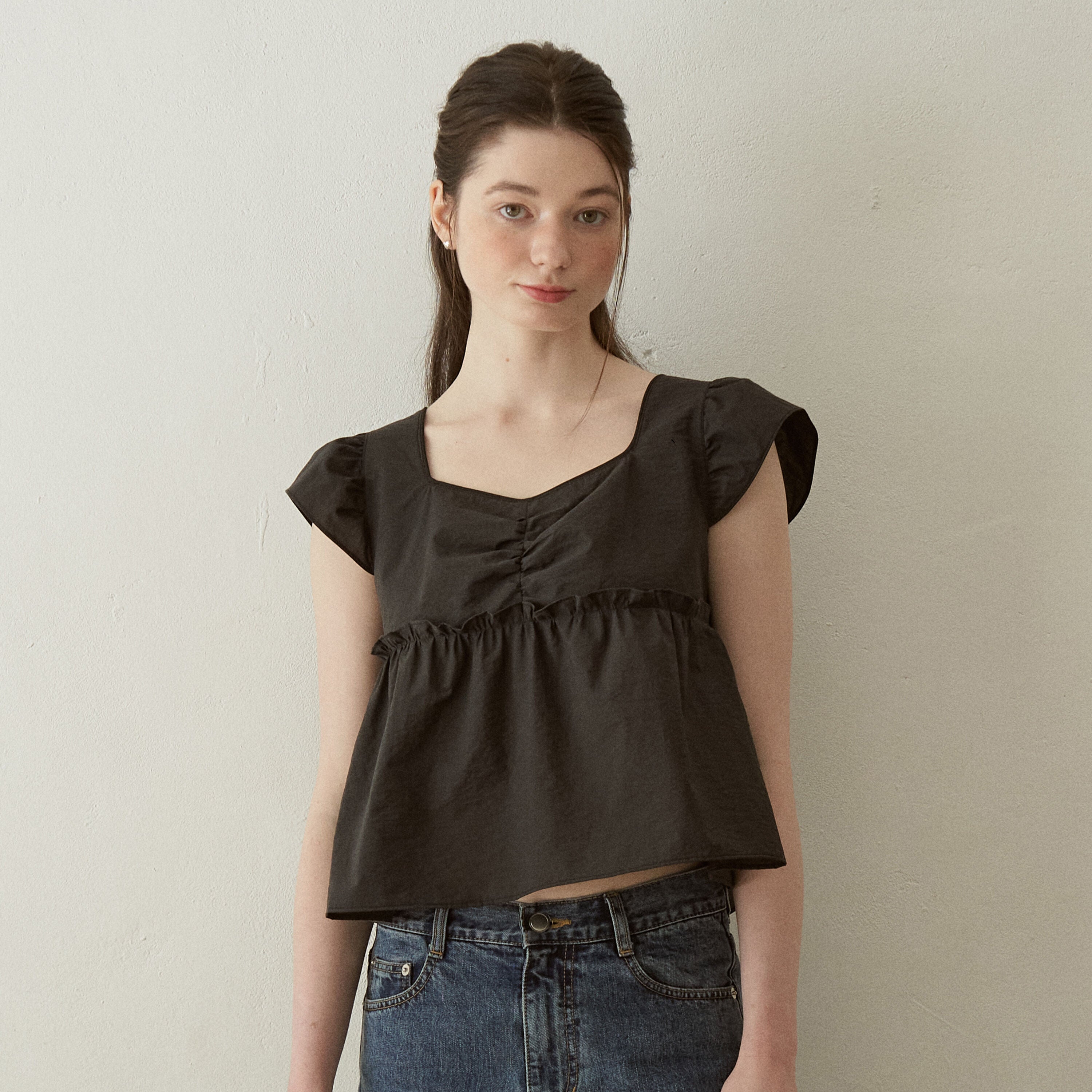 J'ASP Blossom Ribbon Crop Top (Black)