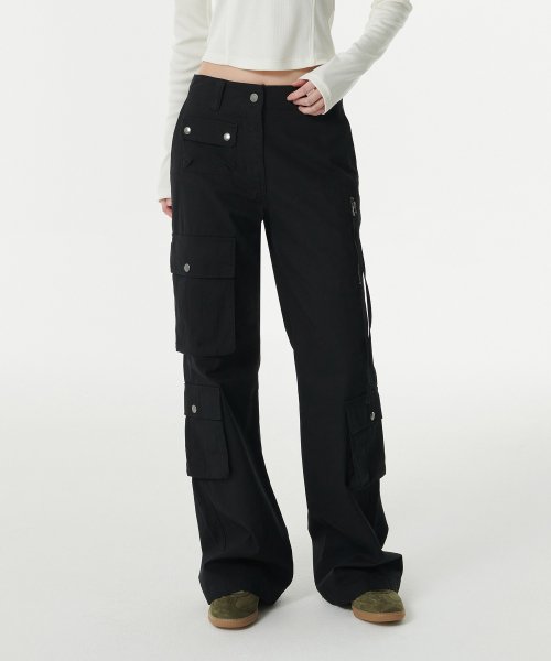 MUSINSA STANDARD WOMAN MUSINSA STANDARD WOMAN Women's Pants Semi Boot Cut Utility Cargo [Black]